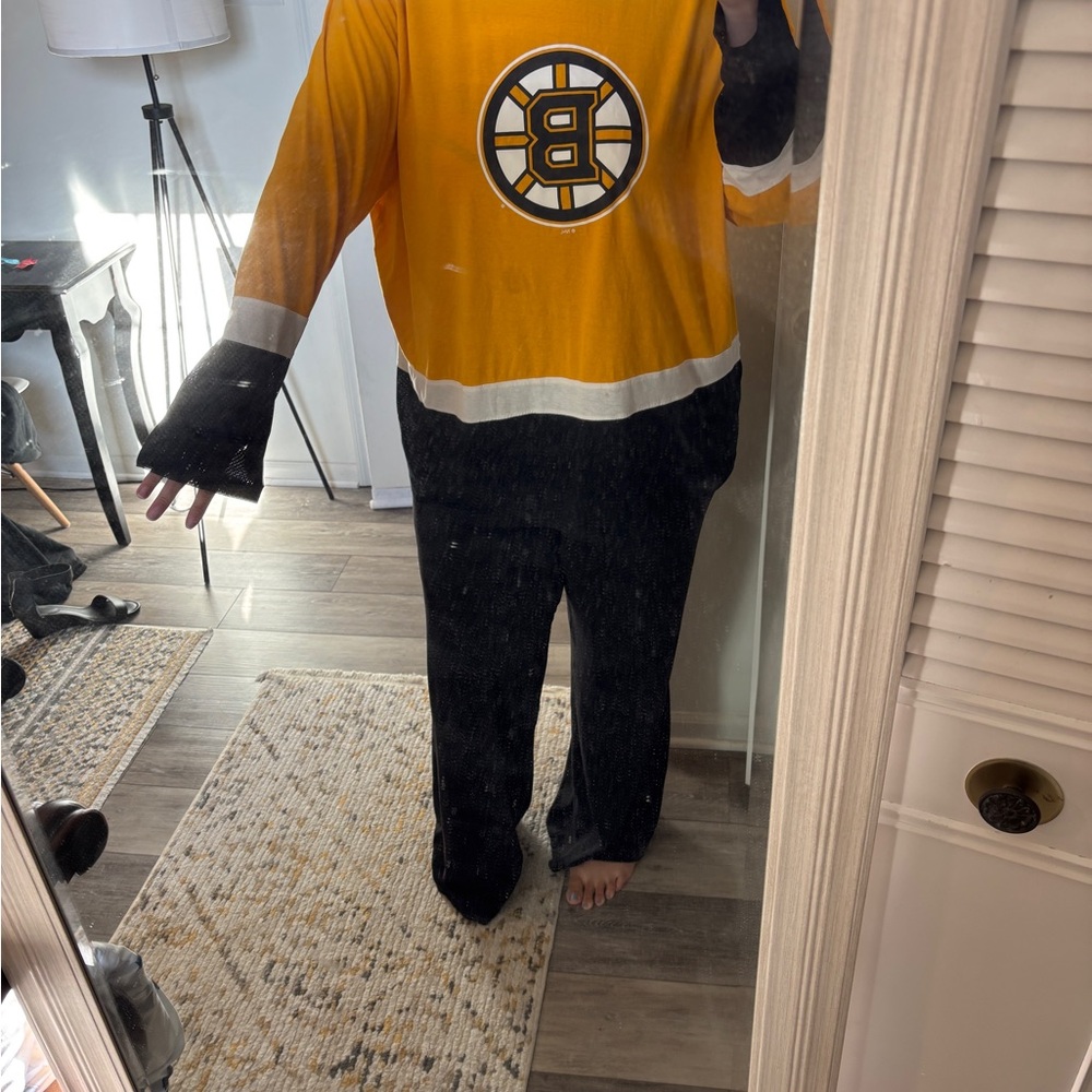 NHL Boston Bruins oversized long sleeve shirt